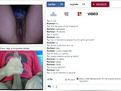 Ava Delush chupa y folla la polla de un extraño