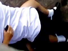 Seductora MILF mona dedo golpear su raja