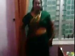 Mujer tetona tiene pezones muy alegres