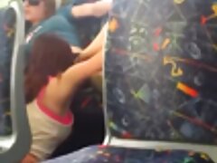 Pequeña chica se folla a un extraño