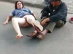 La monada rusa Nadya Nice abre las piernas de par en par para la polla de su novio
