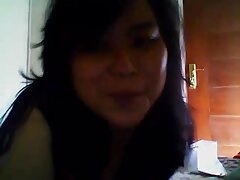 Izzy Lush es lamida en su apretado coño y profundamente follada por un negro musculoso