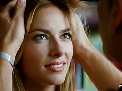 Rubia pelirroja Riley Jean se folla a un semental cachondo en la cama