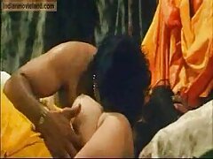 Sappy ama de casa Codi Vore se masturba en el suelo