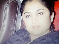 Daiana King hace garganta profunda como una profesional