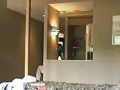 Morena tetona chupa y folla