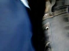 Ángel de cabello oscuro llamado Evelyn disfruta follando sensual